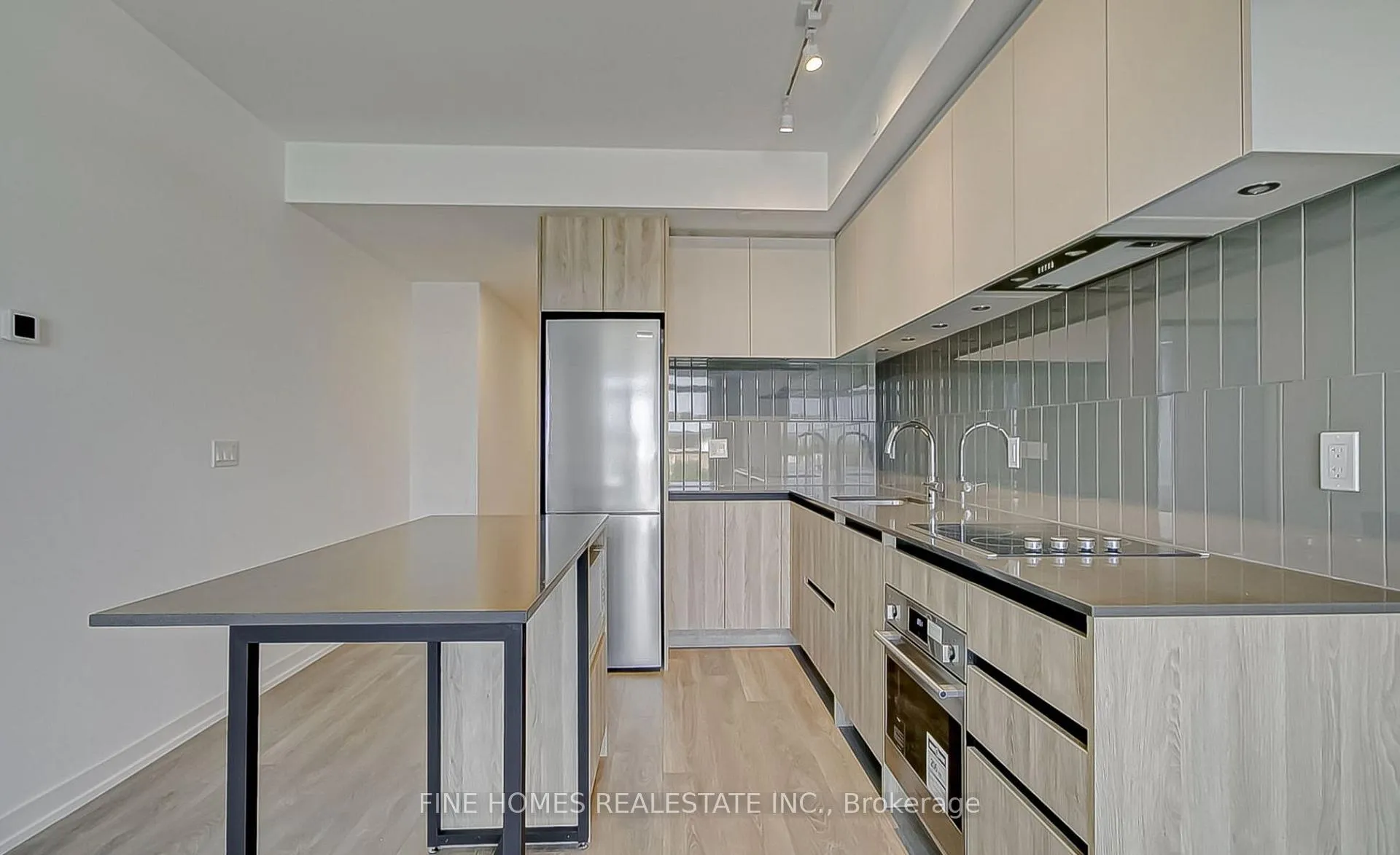 Photo 5 of Unit 503, 8 Beverley Glen Boulevard, Vaughan, Beverley Glen — HOMEH