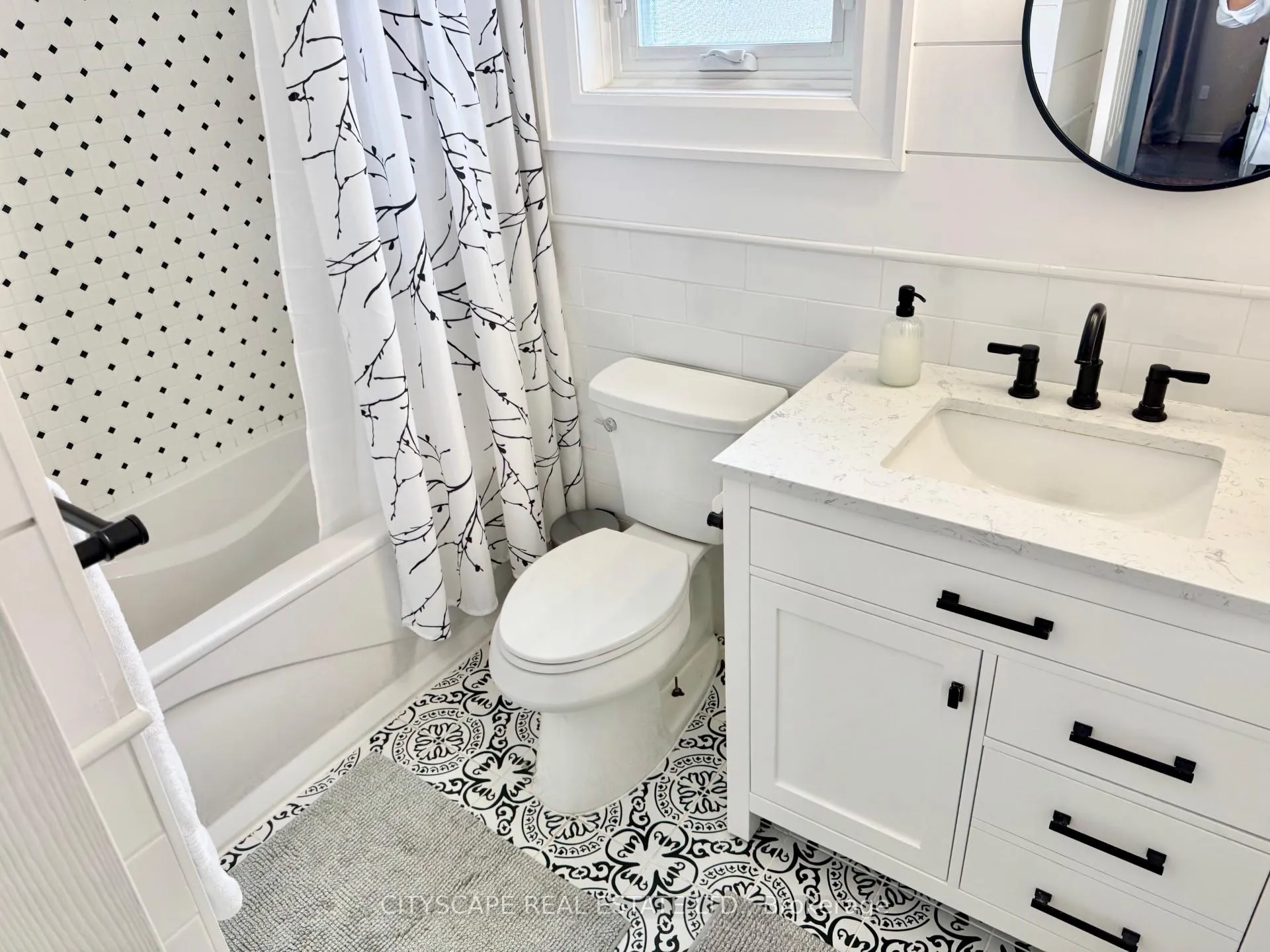 Photo 21 of 189 Churchland Drive, Barrie, Holly — HOMEH
