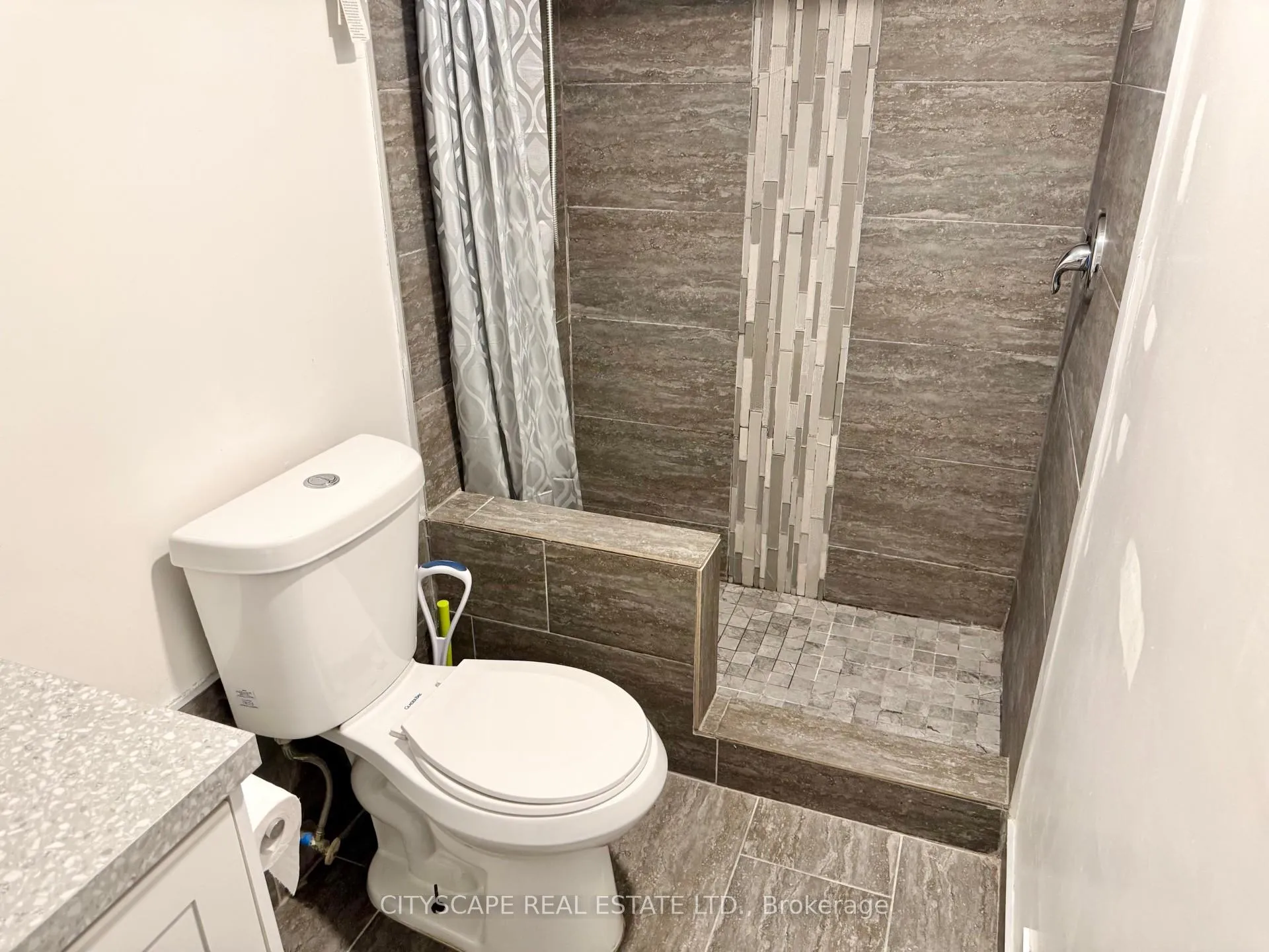 Photo 28 of 189 Churchland Drive, Barrie, Holly — HOMEH
