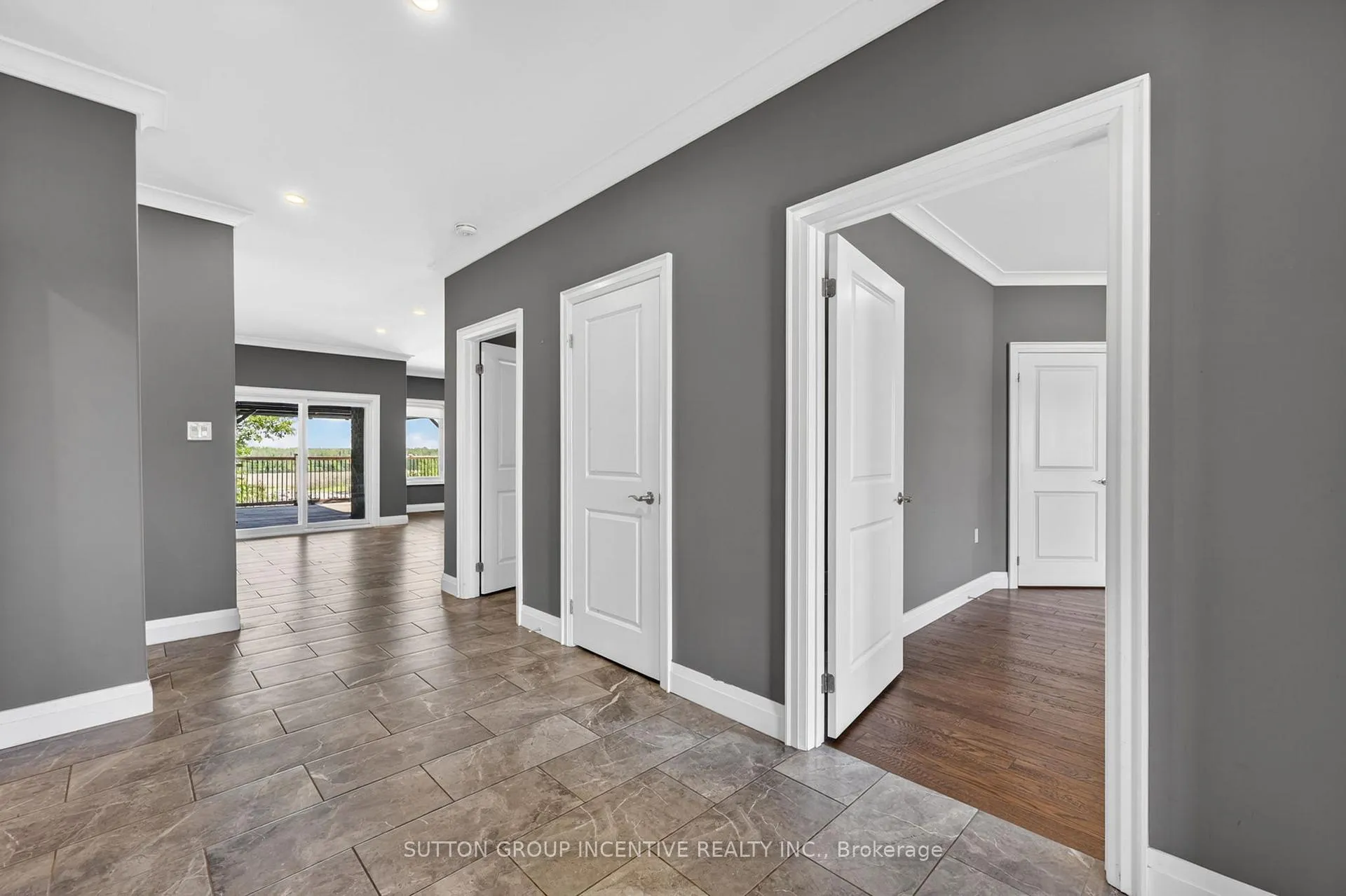 Photo 6 of 15 Caldwell Drive, Oro-Medonte, Rural Oro-Medonte — HOMEH