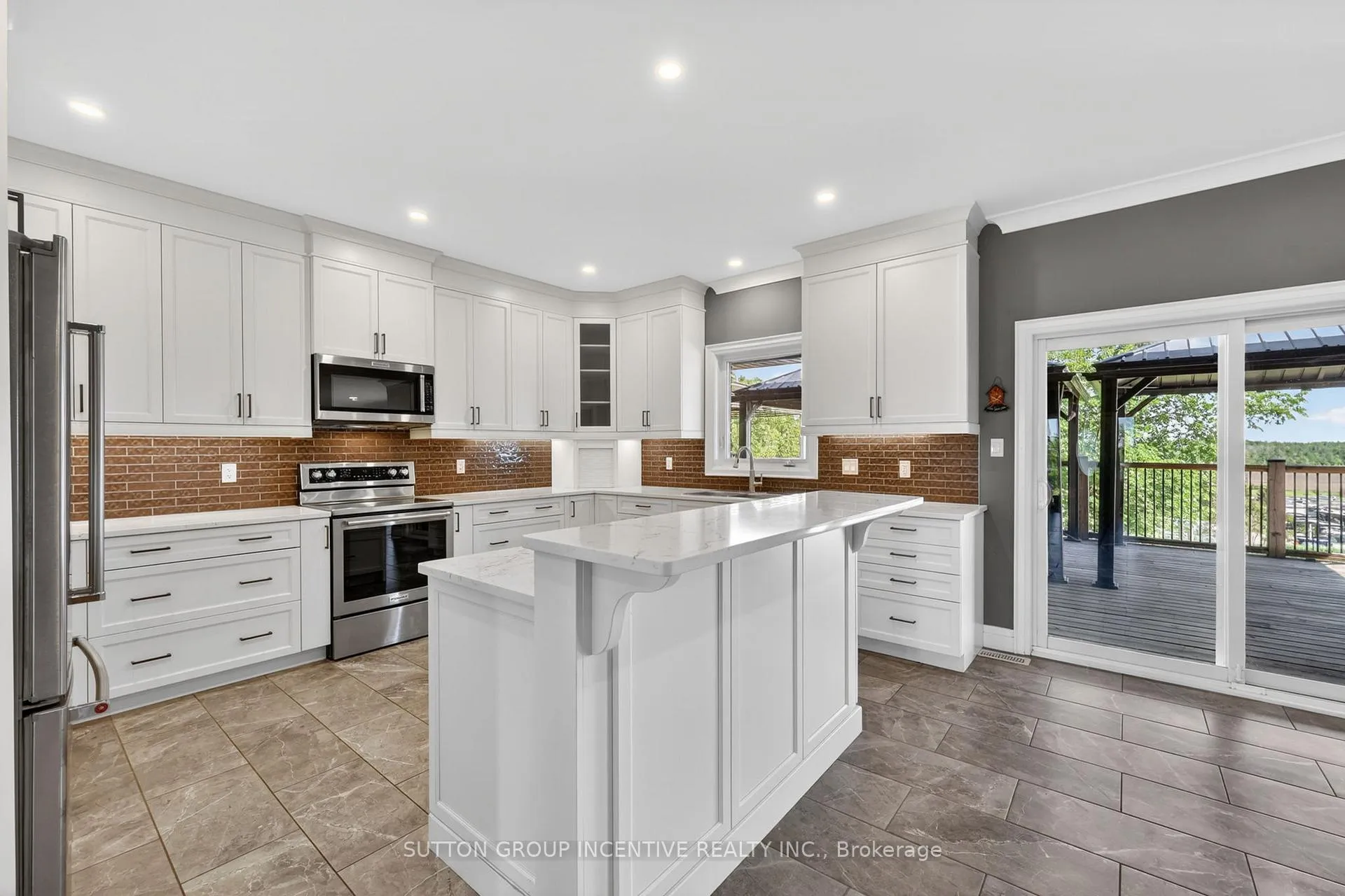 Photo 7 of 15 Caldwell Drive, Oro-Medonte, Rural Oro-Medonte — HOMEH
