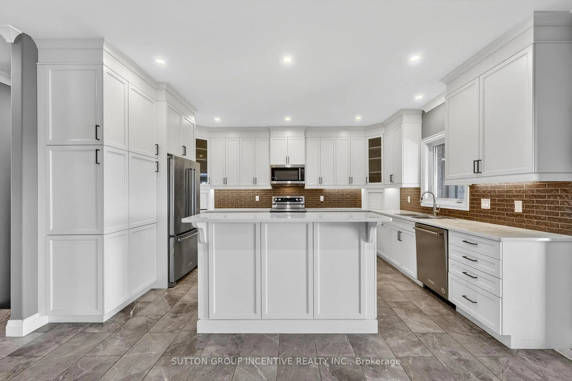 Photo 8 of 15 Caldwell Drive, Oro-Medonte, Rural Oro-Medonte — HOMEH