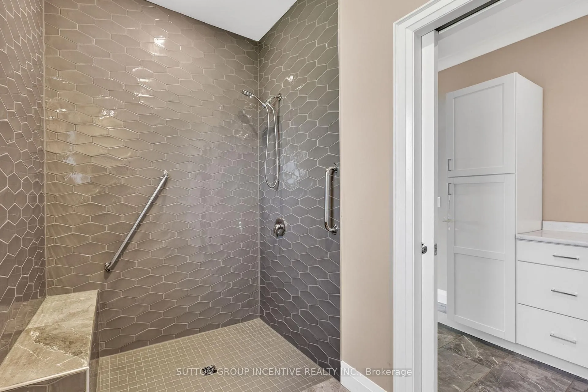 Photo 37 of 15 Caldwell Drive, Oro-Medonte, Rural Oro-Medonte — HOMEH