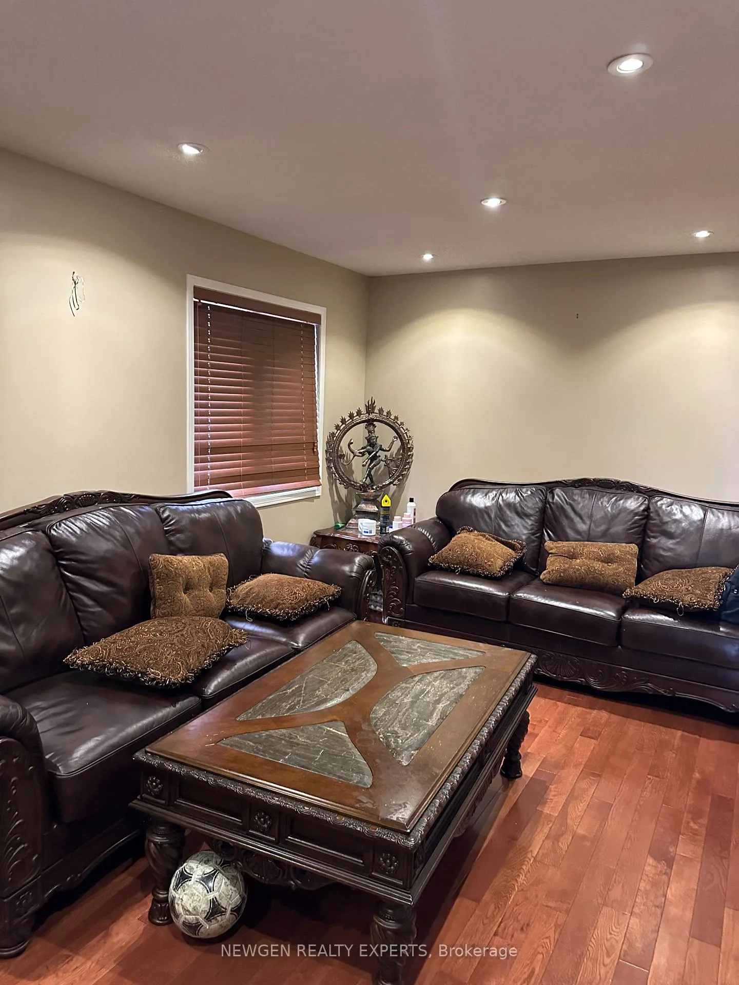 Photo 4 of 107 Rollingwood Drive, Brampton, Fletcher's Creek South — HOMEH