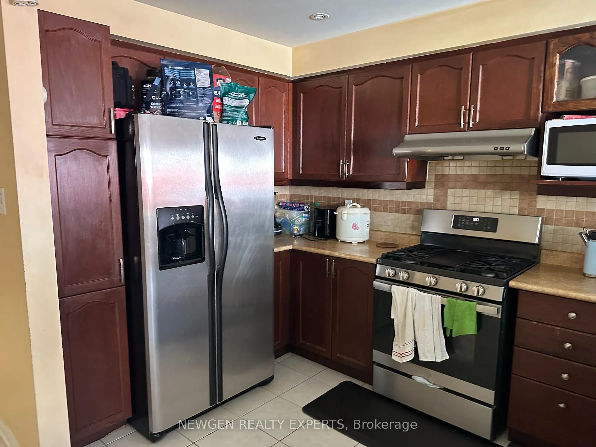Photo 6 of 107 Rollingwood Drive, Brampton, Fletcher's Creek South — HOMEH