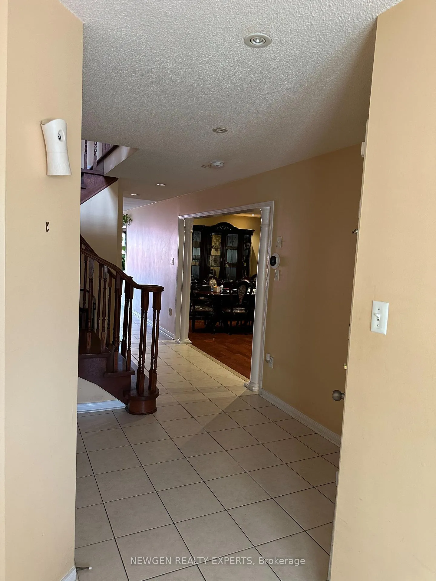 Photo 8 of 107 Rollingwood Drive, Brampton, Fletcher's Creek South — HOMEH