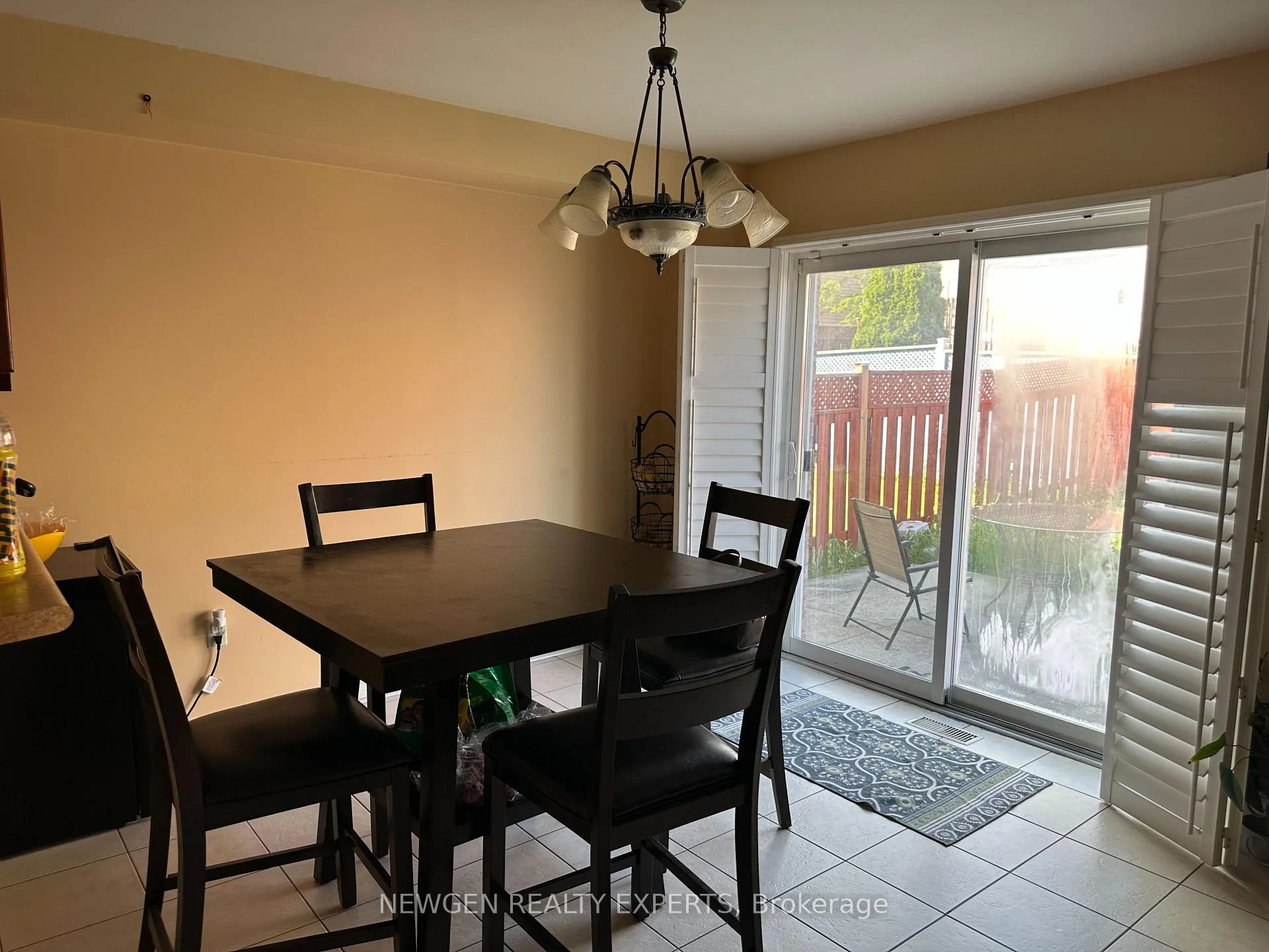 Photo 10 of 107 Rollingwood Drive, Brampton, Fletcher's Creek South — HOMEH