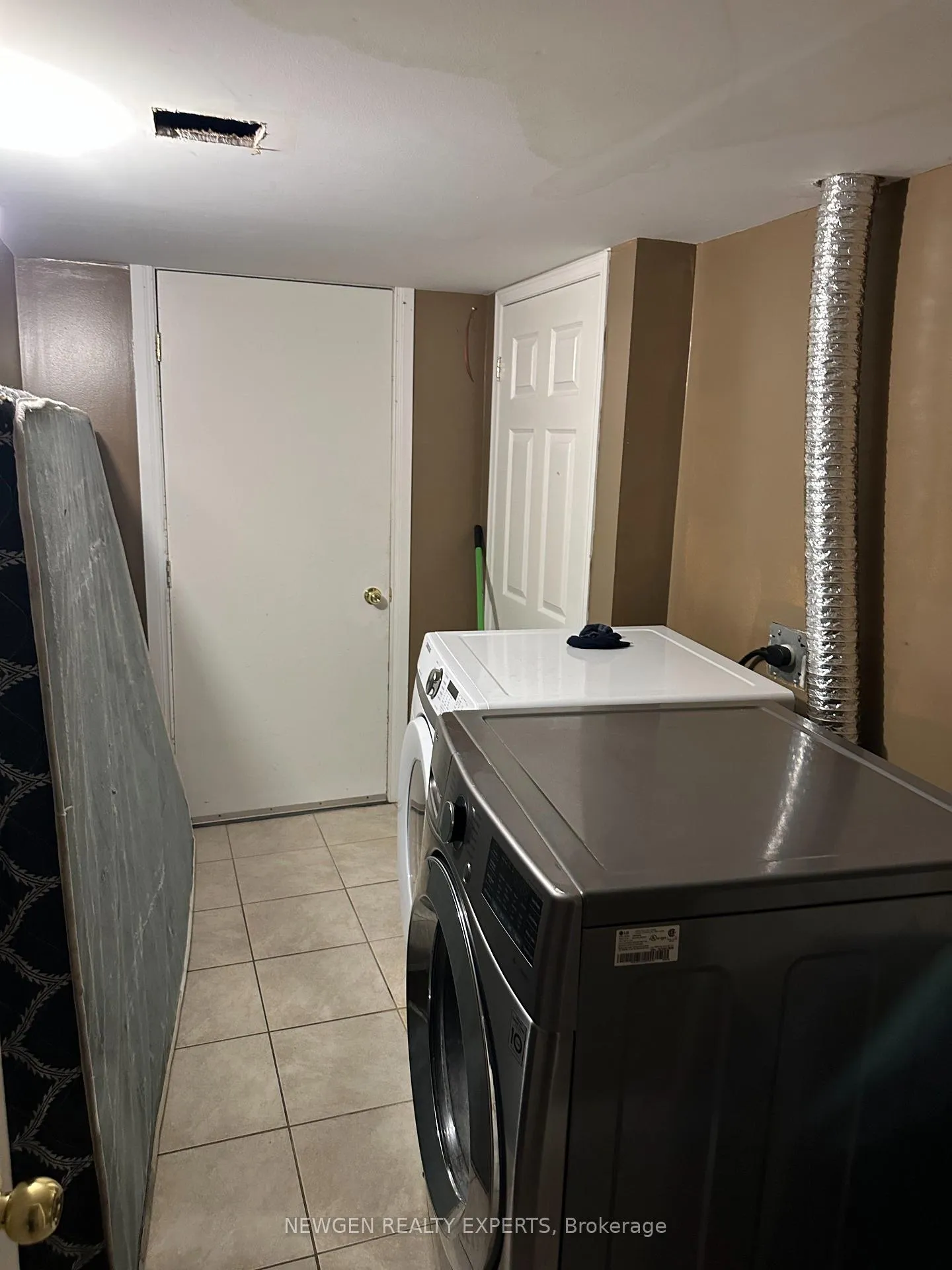 Photo 20 of 107 Rollingwood Drive, Brampton, Fletcher's Creek South — HOMEH