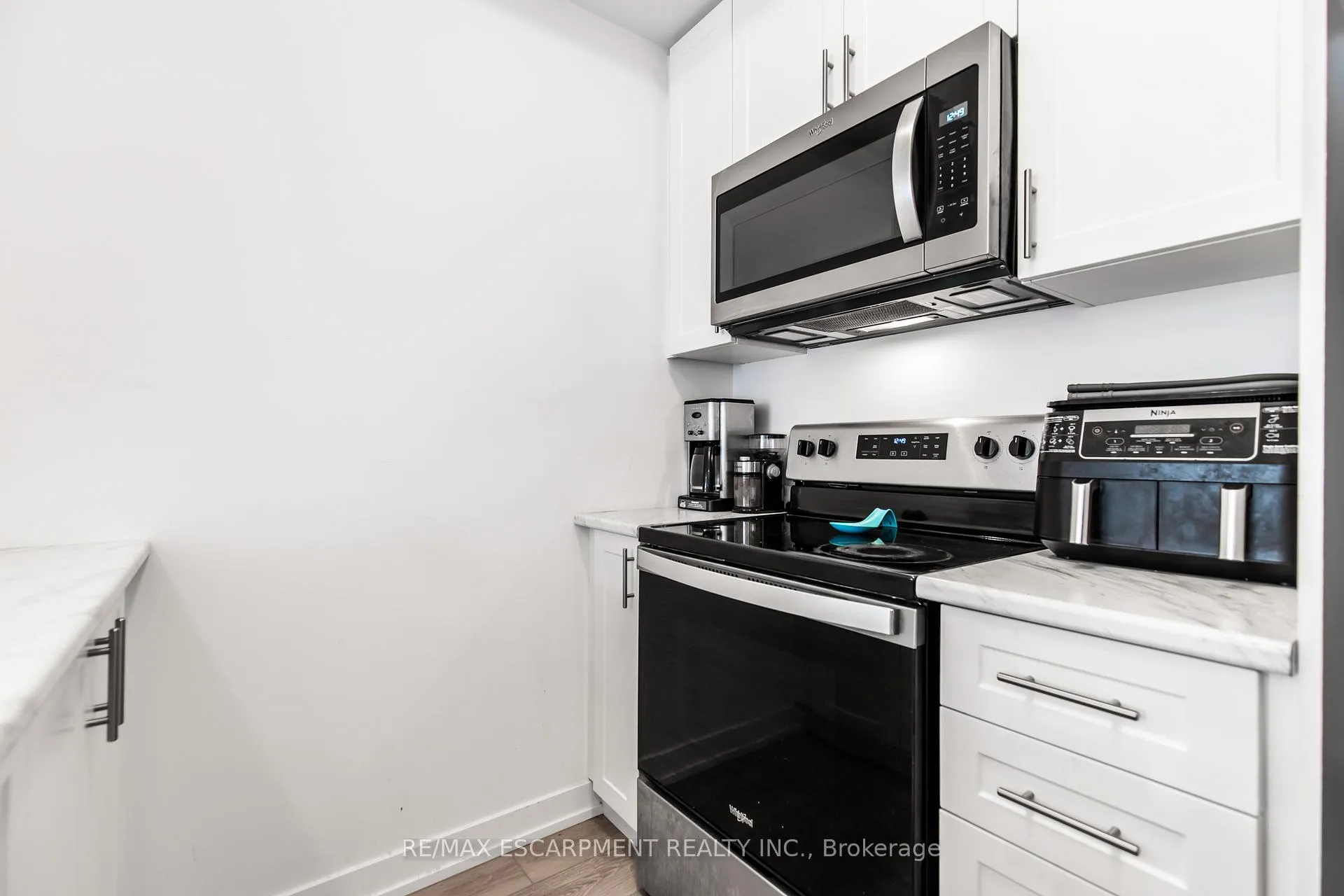 Photo 7 of Unit 708, 450 Dundas Street, Hamilton, Waterdown — HOMEH