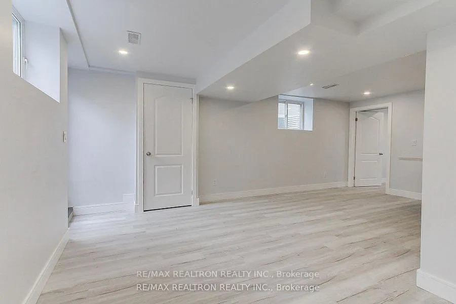 Photo 7 of Unit Bsmnt B, 31 Goodman Crescent, Vaughan, Maple — HOMEH