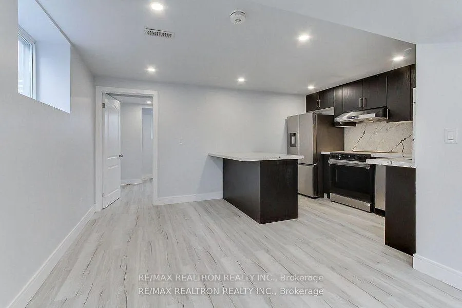 Photo 9 of Unit Bsmnt B, 31 Goodman Crescent, Vaughan, Maple — HOMEH