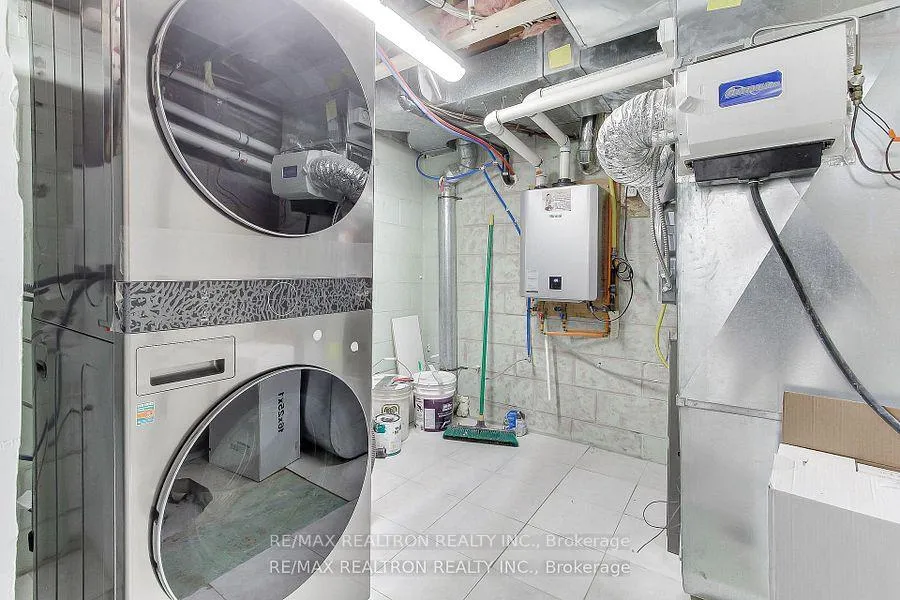 Photo 18 of Unit Bsmnt B, 31 Goodman Crescent, Vaughan, Maple — HOMEH
