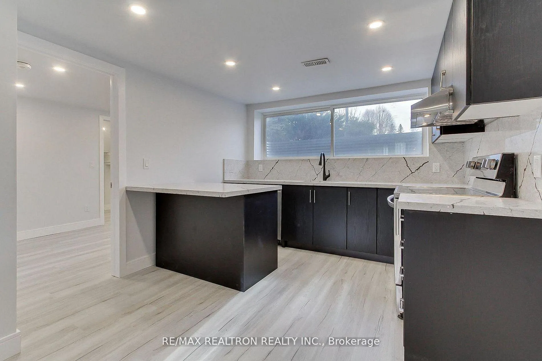 Photo 7 of Unit Bsmnt A, 31 Goodman Crescent, Vaughan, Maple — HOMEH