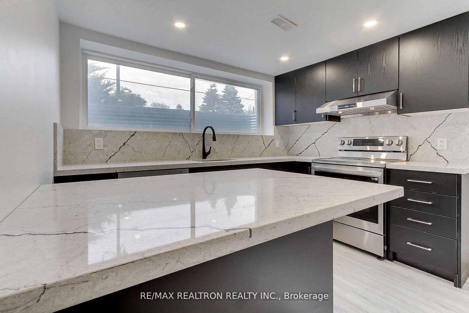Photo 11 of Unit Bsmnt A, 31 Goodman Crescent, Vaughan, Maple — HOMEH