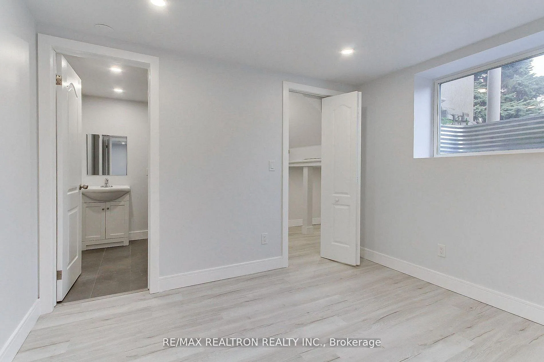 Photo 12 of Unit Bsmnt A, 31 Goodman Crescent, Vaughan, Maple — HOMEH