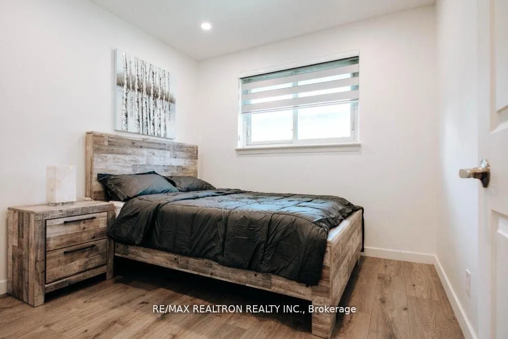 Photo 19 of 31 Goodman ( Main Floor) Crescent, Vaughan, Maple — HOMEH