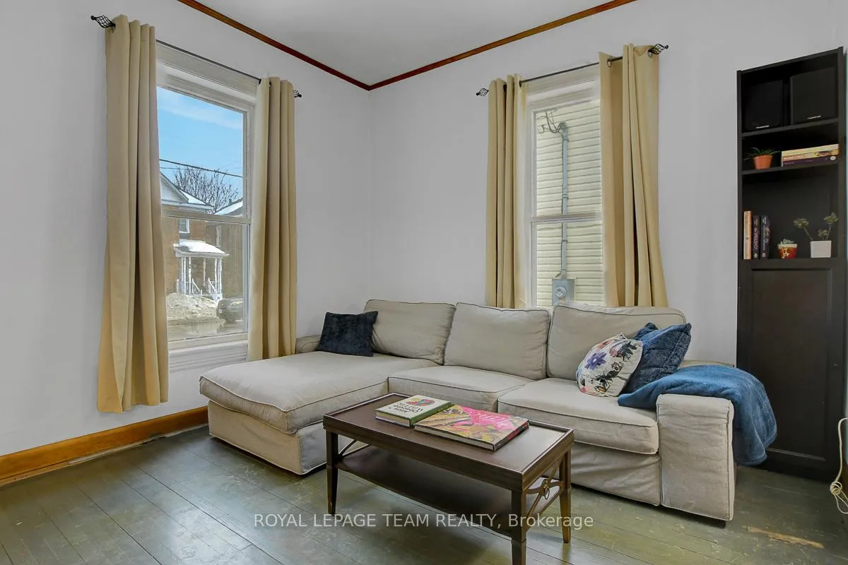 Photo 8 of 87 Russell Street E, Smiths Falls — HOMEH