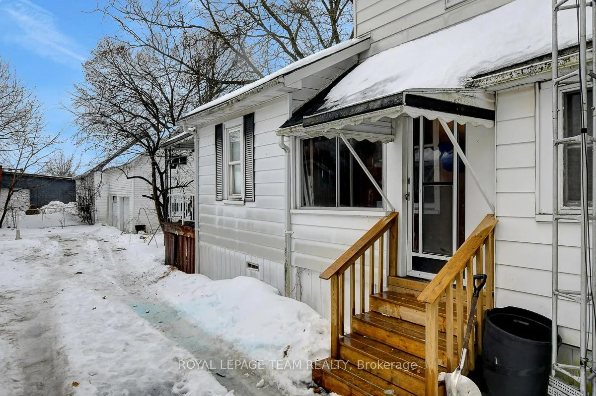 Photo 30 of 87 Russell Street E, Smiths Falls — HOMEH