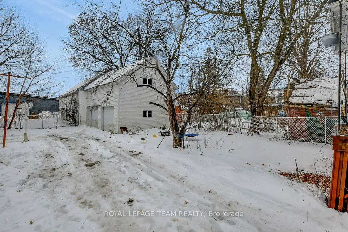Photo 31 of 87 Russell Street E, Smiths Falls — HOMEH