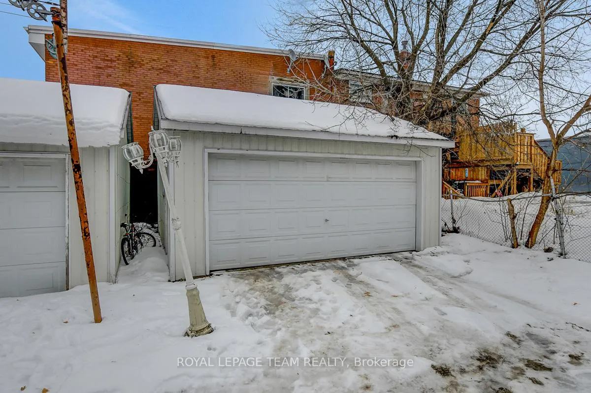 Photo 34 of 87 Russell Street E, Smiths Falls — HOMEH