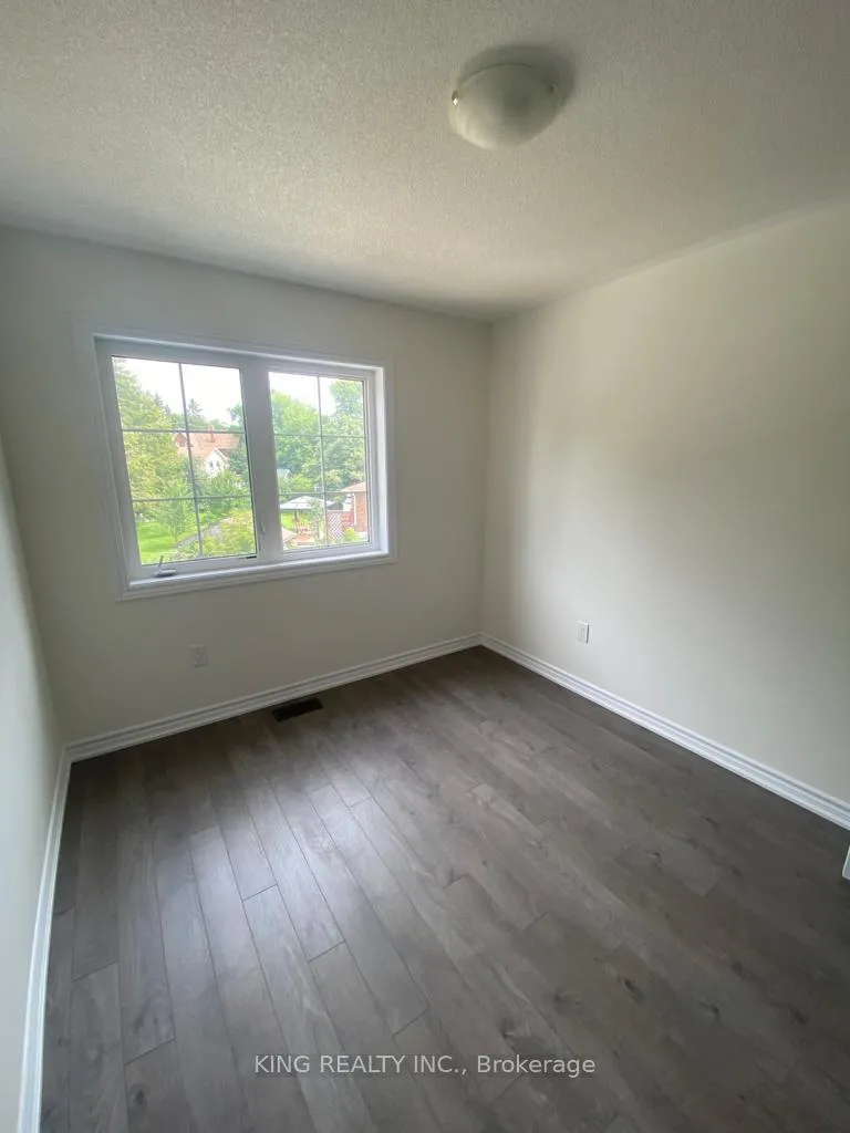 Photo 4 of 120 Winters Way, Shelburne — HOMEH