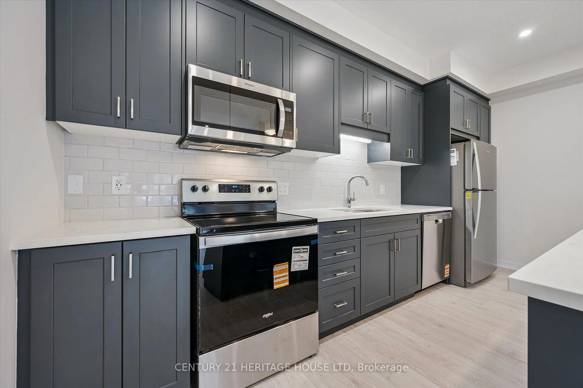 Photo 7 of 525 Erinbrook Drive, Kitchener, Laurentian Hills/Country Hills W — HOMEH