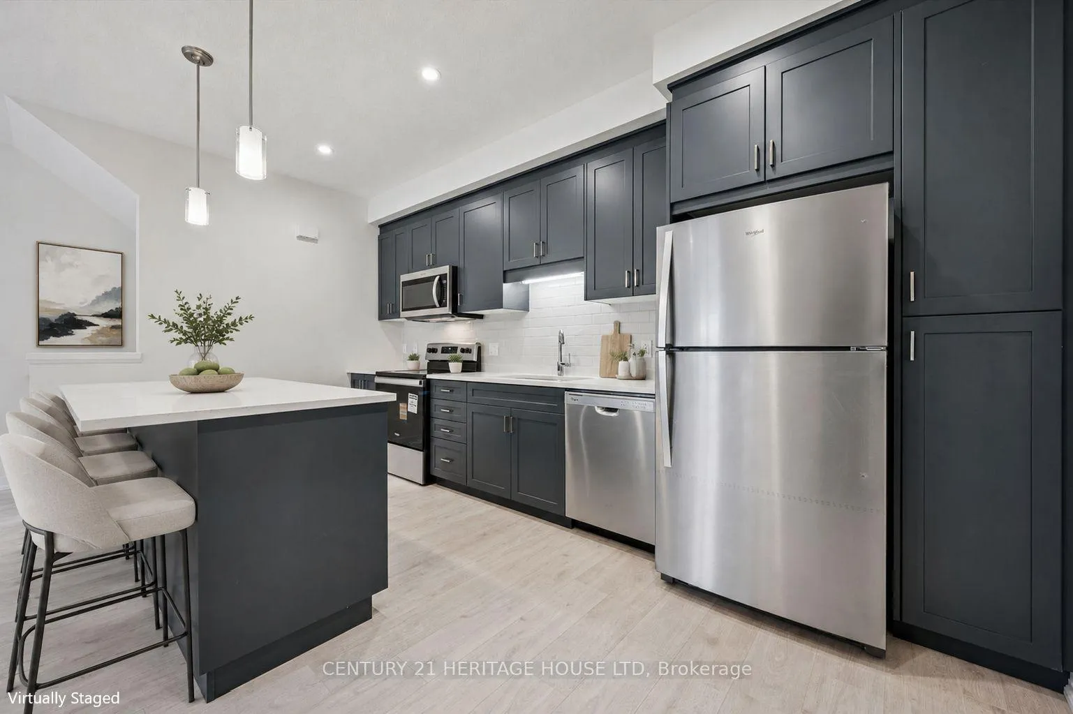 Photo 8 of 525 Erinbrook Drive, Kitchener, Laurentian Hills/Country Hills W — HOMEH