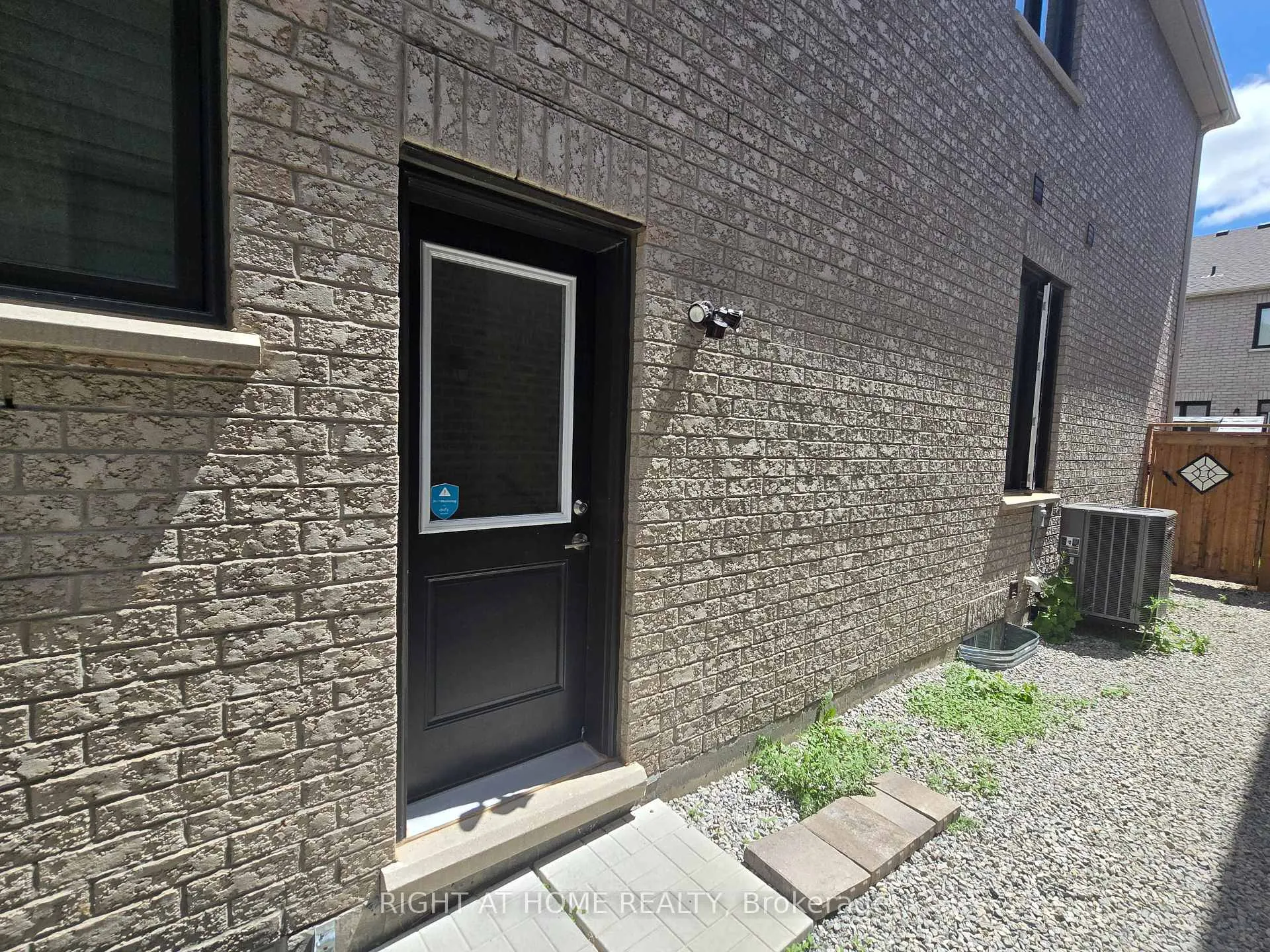 Photo 6 of Unit Basement, 458 Bergamot Avenue, Milton, Walker — HOMEH