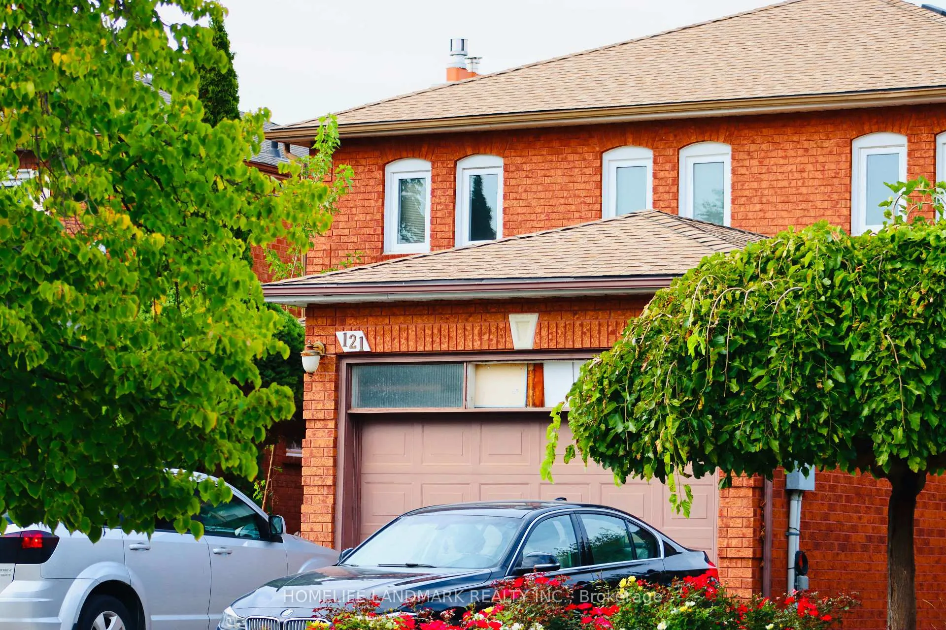 Photo 1 of 121 Harmonia Crescent, Vaughan, West Woodbridge — HOMEH