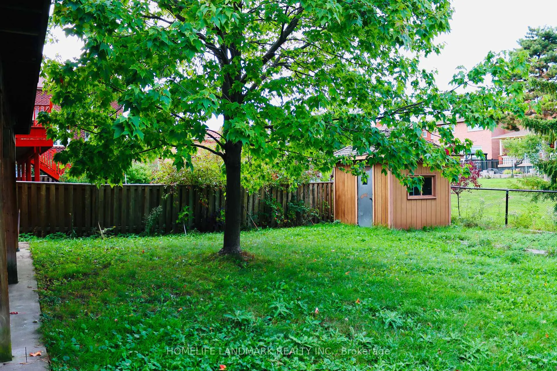 Photo 4 of 121 Harmonia Crescent, Vaughan, West Woodbridge — HOMEH