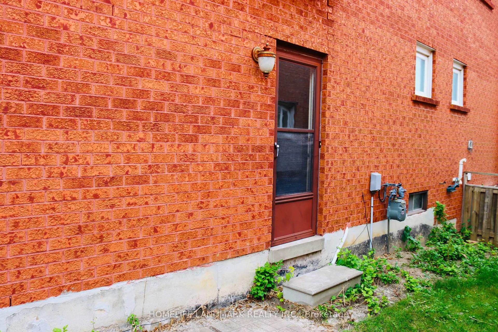 Photo 6 of 121 Harmonia Crescent, Vaughan, West Woodbridge — HOMEH