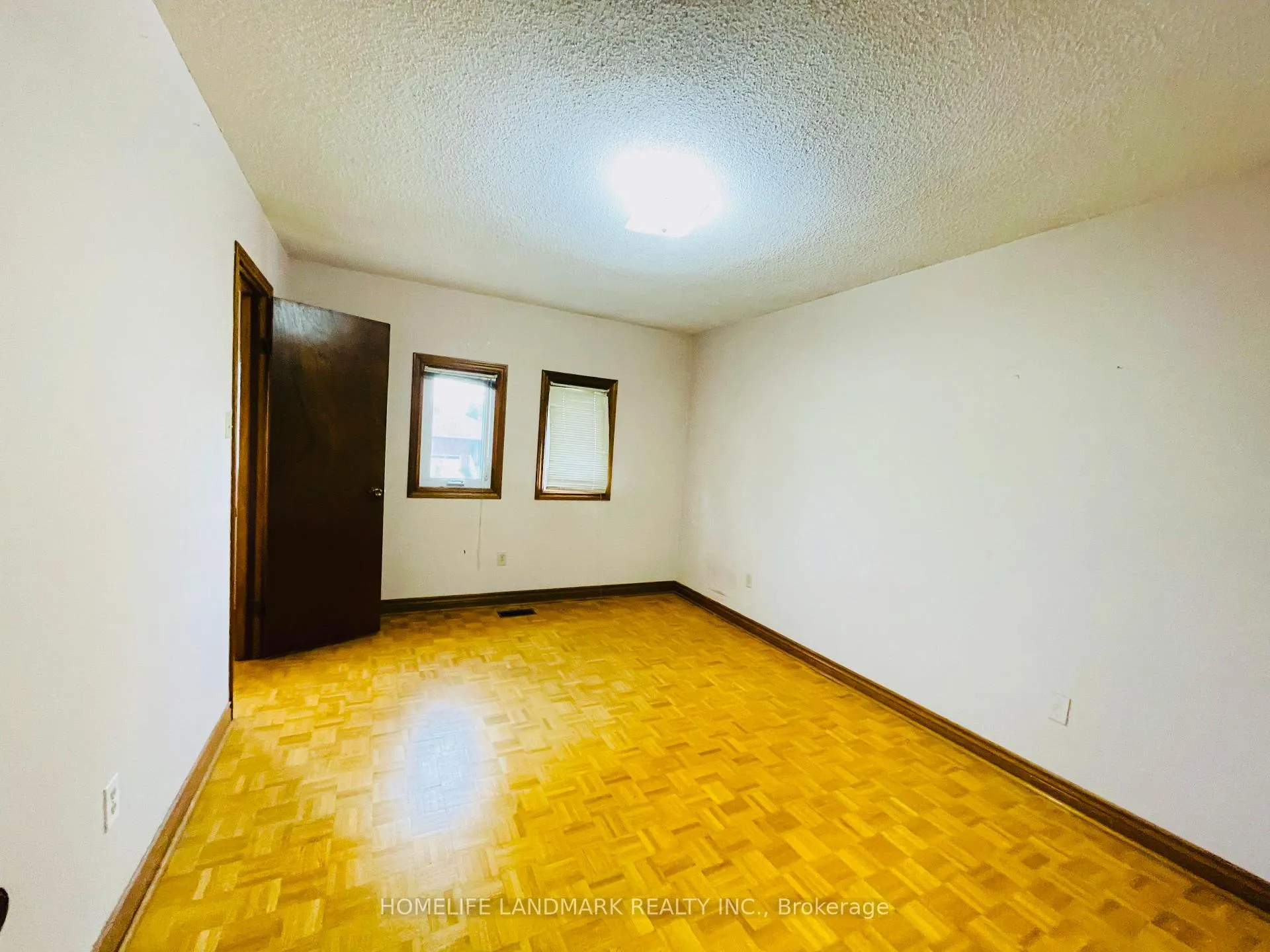 Photo 10 of 121 Harmonia Crescent, Vaughan, West Woodbridge — HOMEH