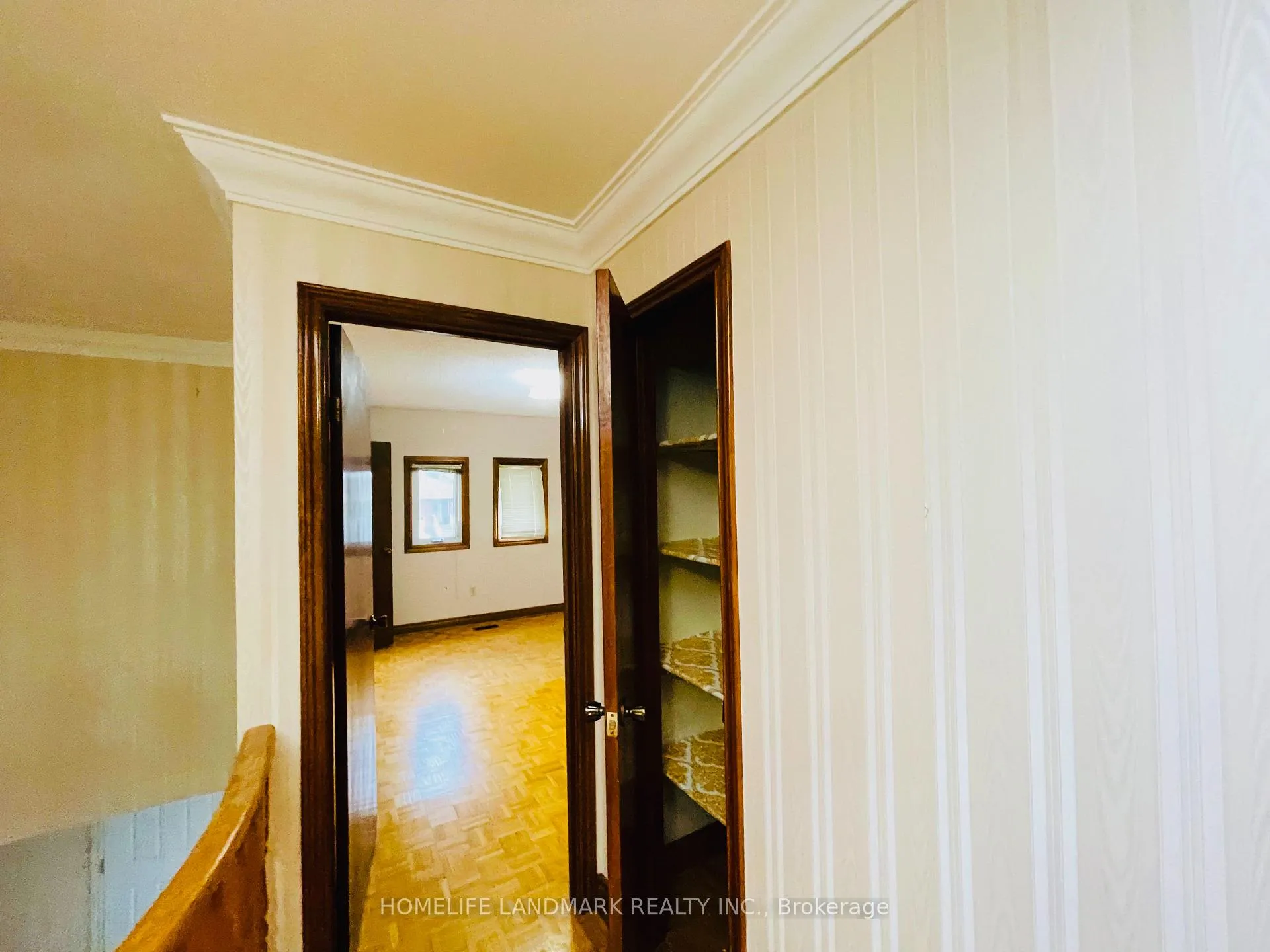 Photo 11 of 121 Harmonia Crescent, Vaughan, West Woodbridge — HOMEH