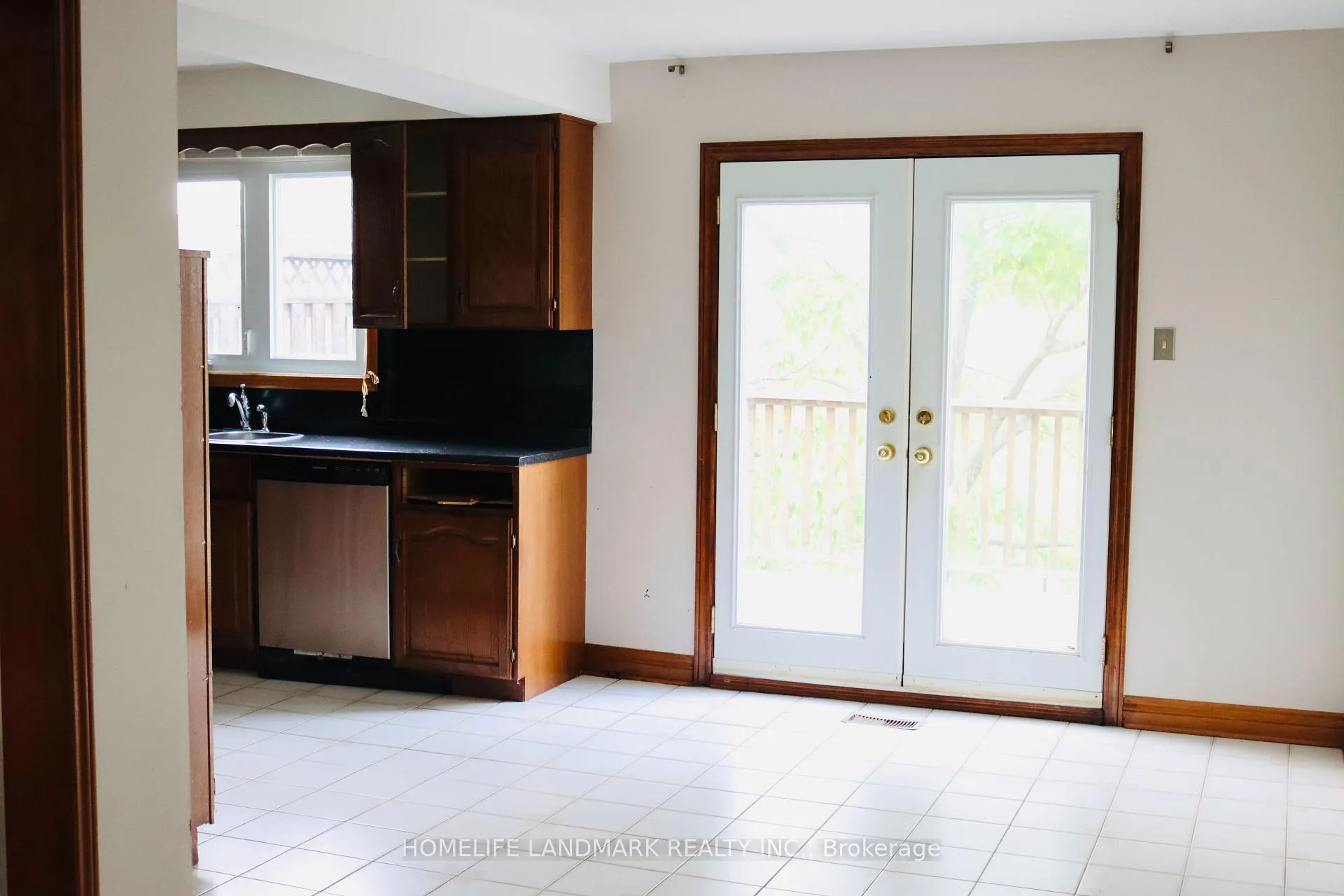 Photo 24 of 121 Harmonia Crescent, Vaughan, West Woodbridge — HOMEH