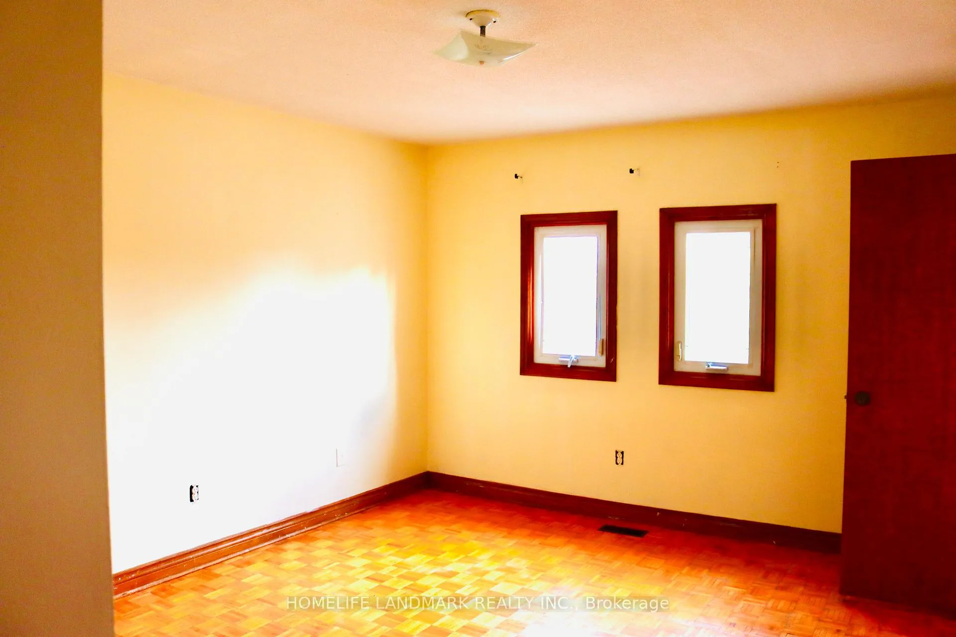 Photo 30 of 121 Harmonia Crescent, Vaughan, West Woodbridge — HOMEH