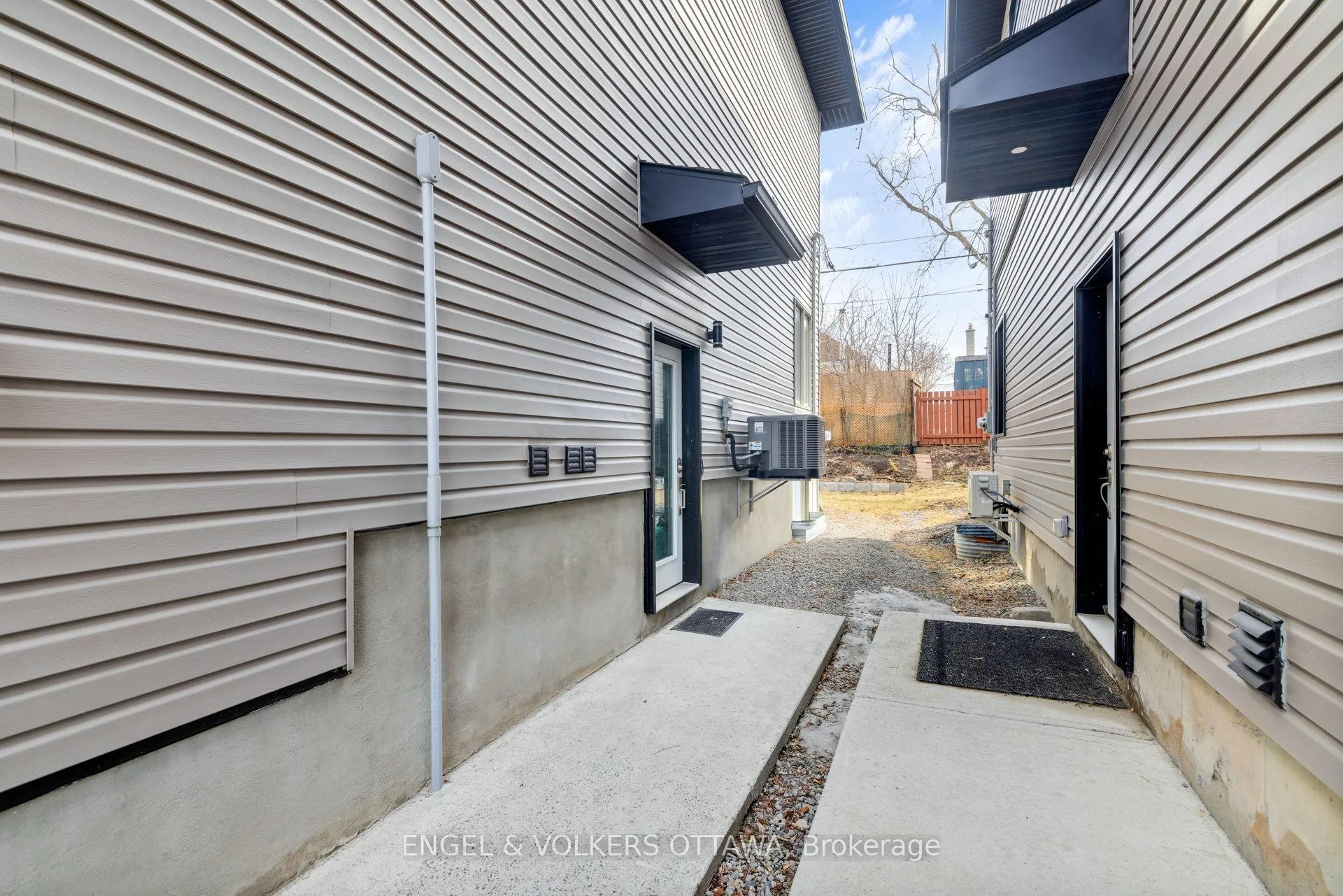Photo 6 of 151 Longpré Street, Ottawa, Vanier — HOMEH