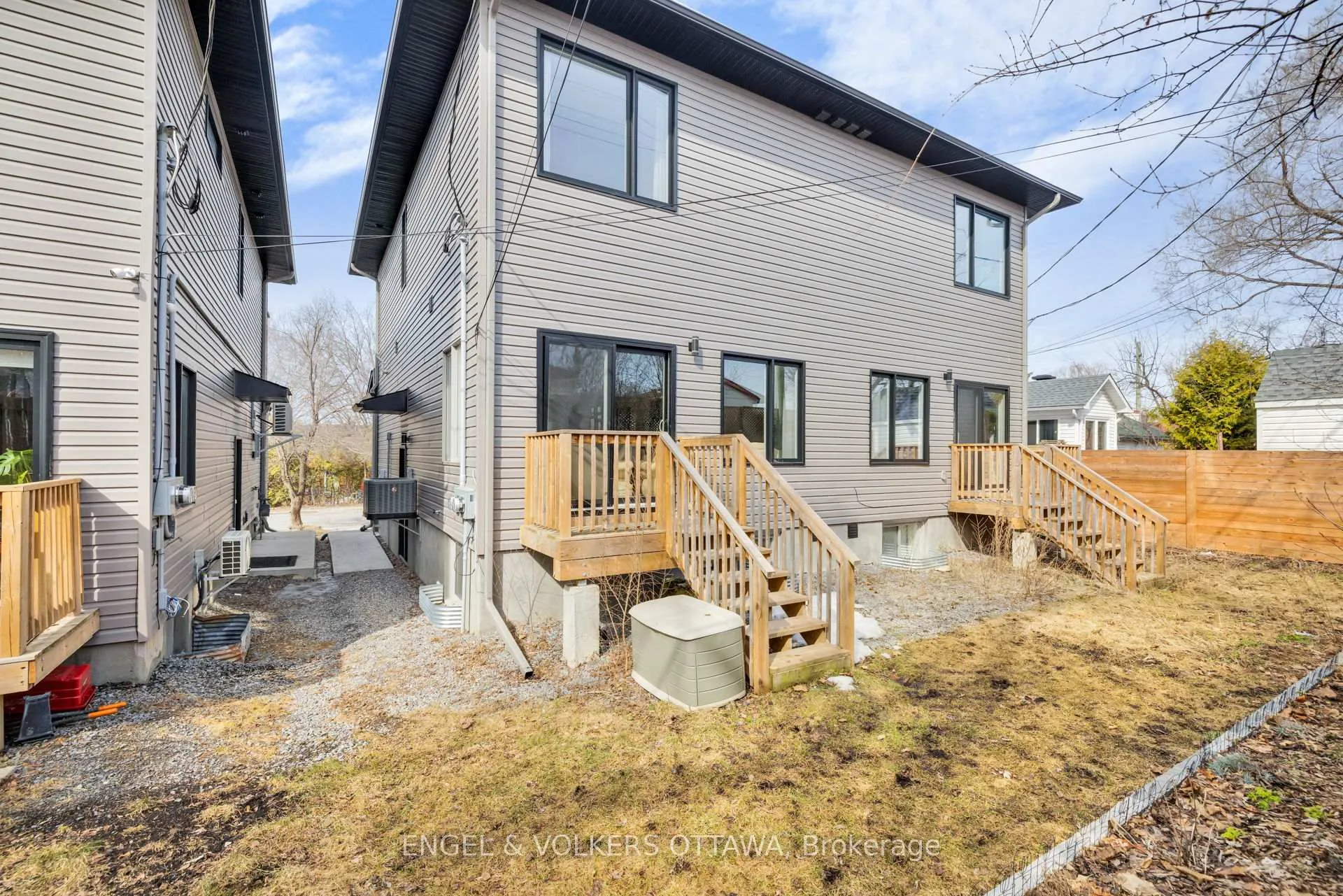 Photo 7 of 151 Longpré Street, Ottawa, Vanier — HOMEH