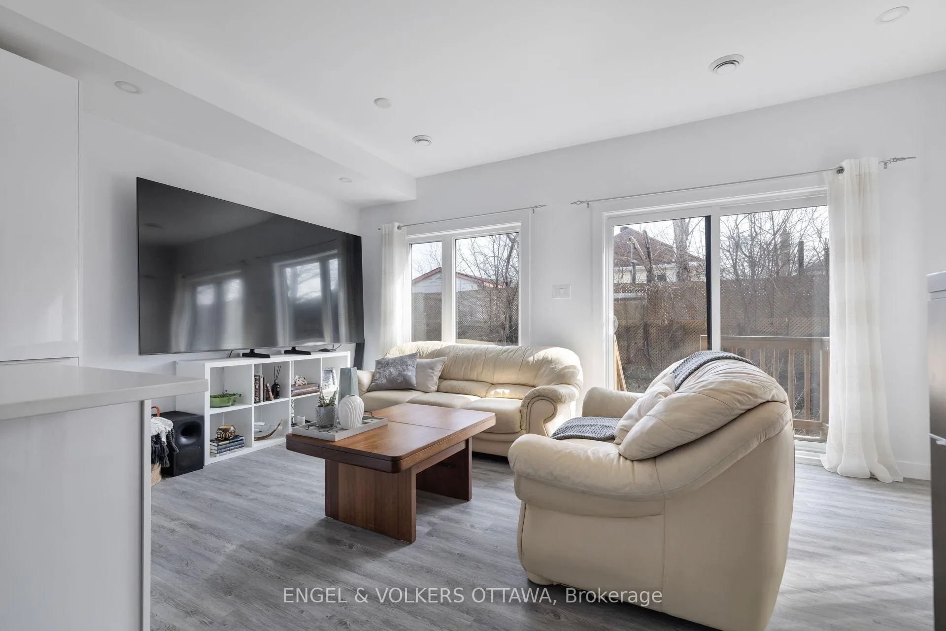 Photo 20 of 151 Longpré Street, Ottawa, Vanier — HOMEH