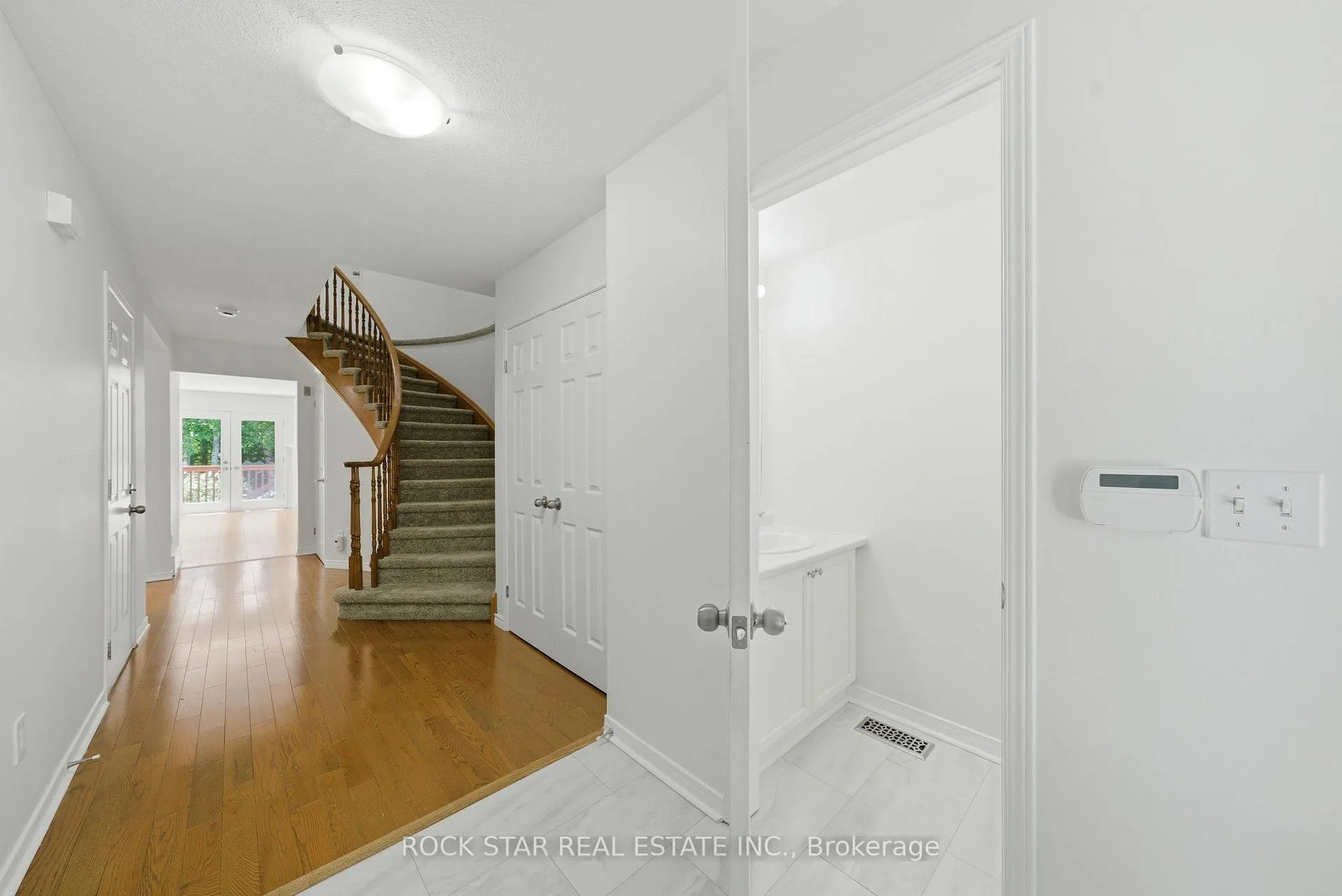 Photo 4 of 180 Lawrence Lane, Pelham, Fonthill — HOMEH