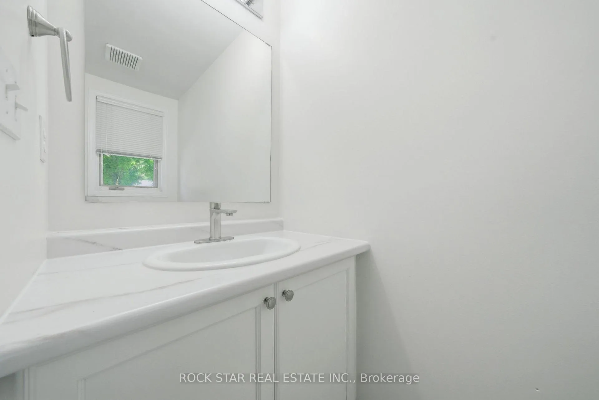 Photo 5 of 180 Lawrence Lane, Pelham, Fonthill — HOMEH
