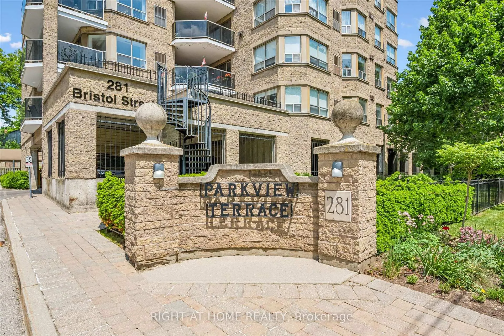 Photo 3 of Unit 804, 281 Bristol Street, Guelph, Junction/Onward Willow — HOMEH