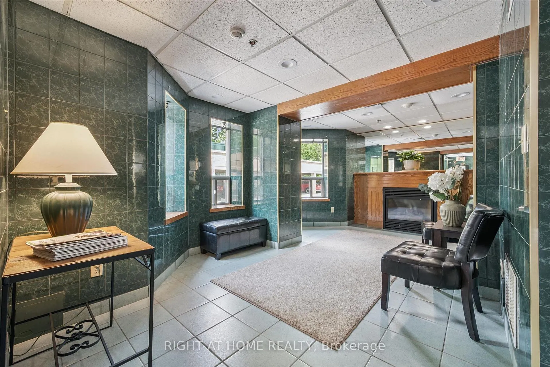 Photo 4 of Unit 804, 281 Bristol Street, Guelph, Junction/Onward Willow — HOMEH