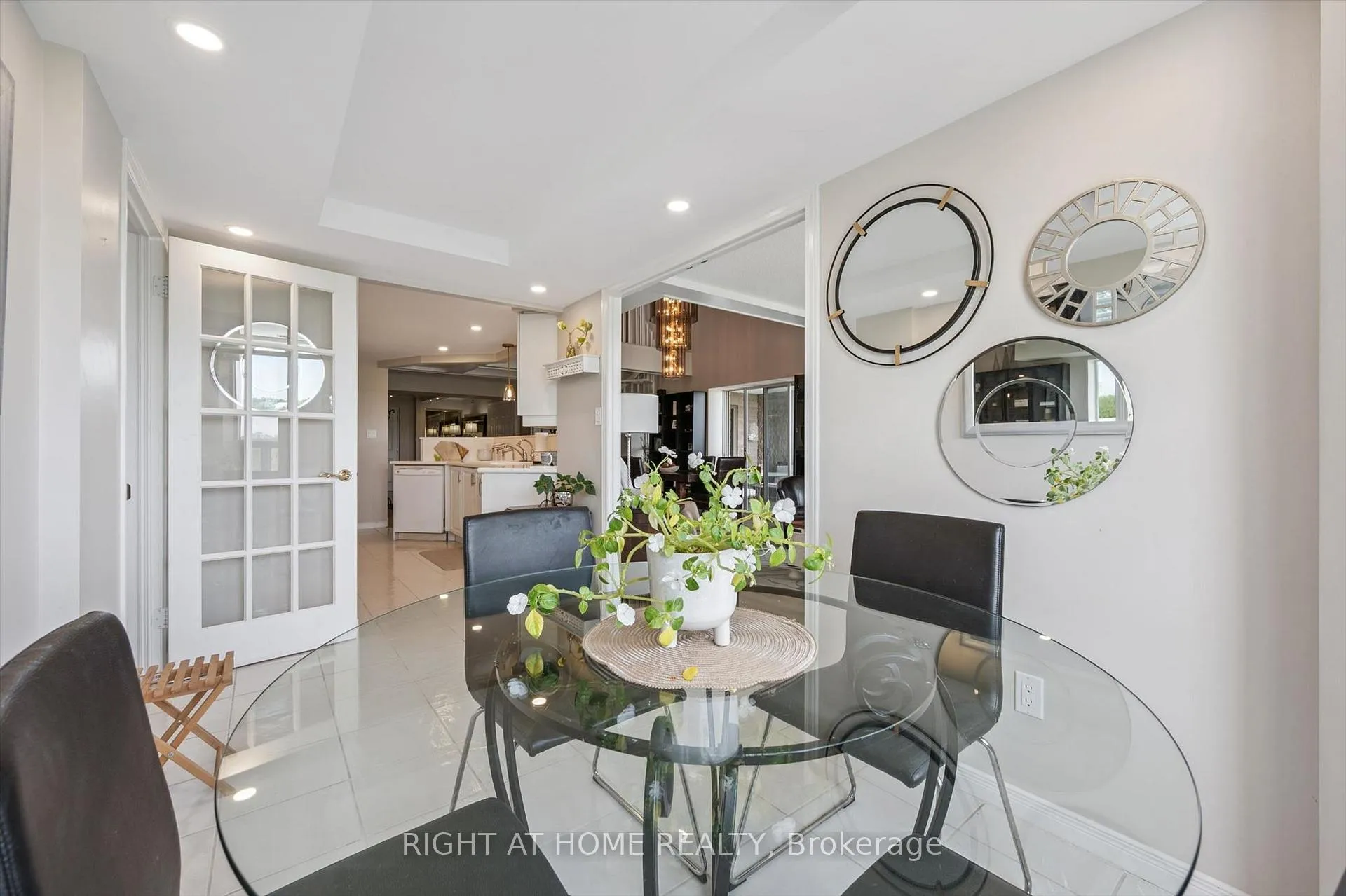 Photo 7 of Unit 804, 281 Bristol Street, Guelph, Junction/Onward Willow — HOMEH