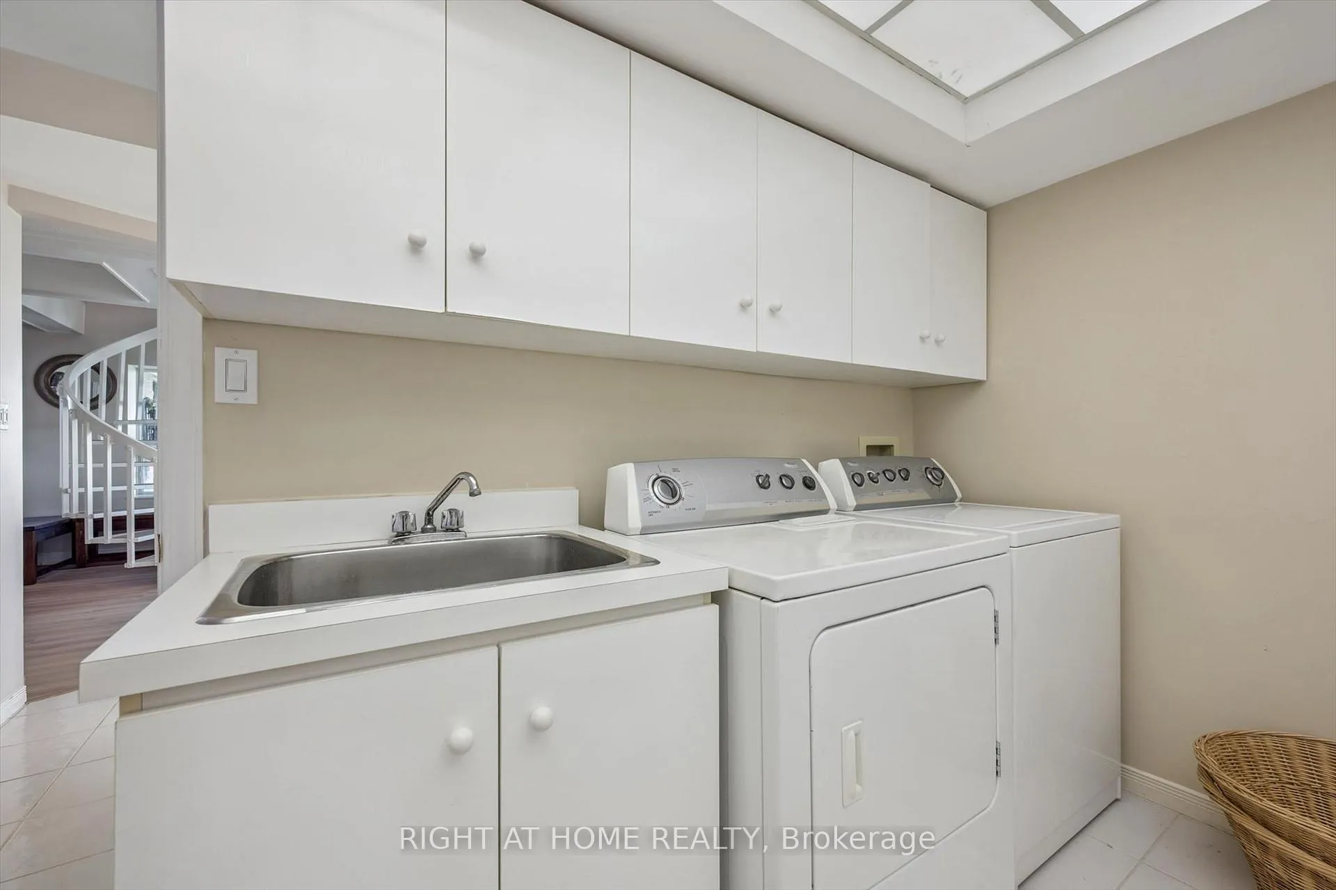 Photo 31 of Unit 804, 281 Bristol Street, Guelph, Junction/Onward Willow — HOMEH