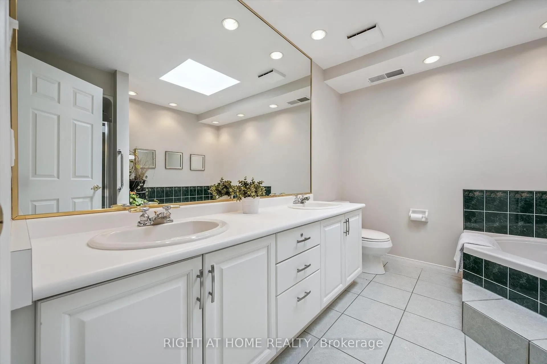 Photo 38 of Unit 804, 281 Bristol Street, Guelph, Junction/Onward Willow — HOMEH