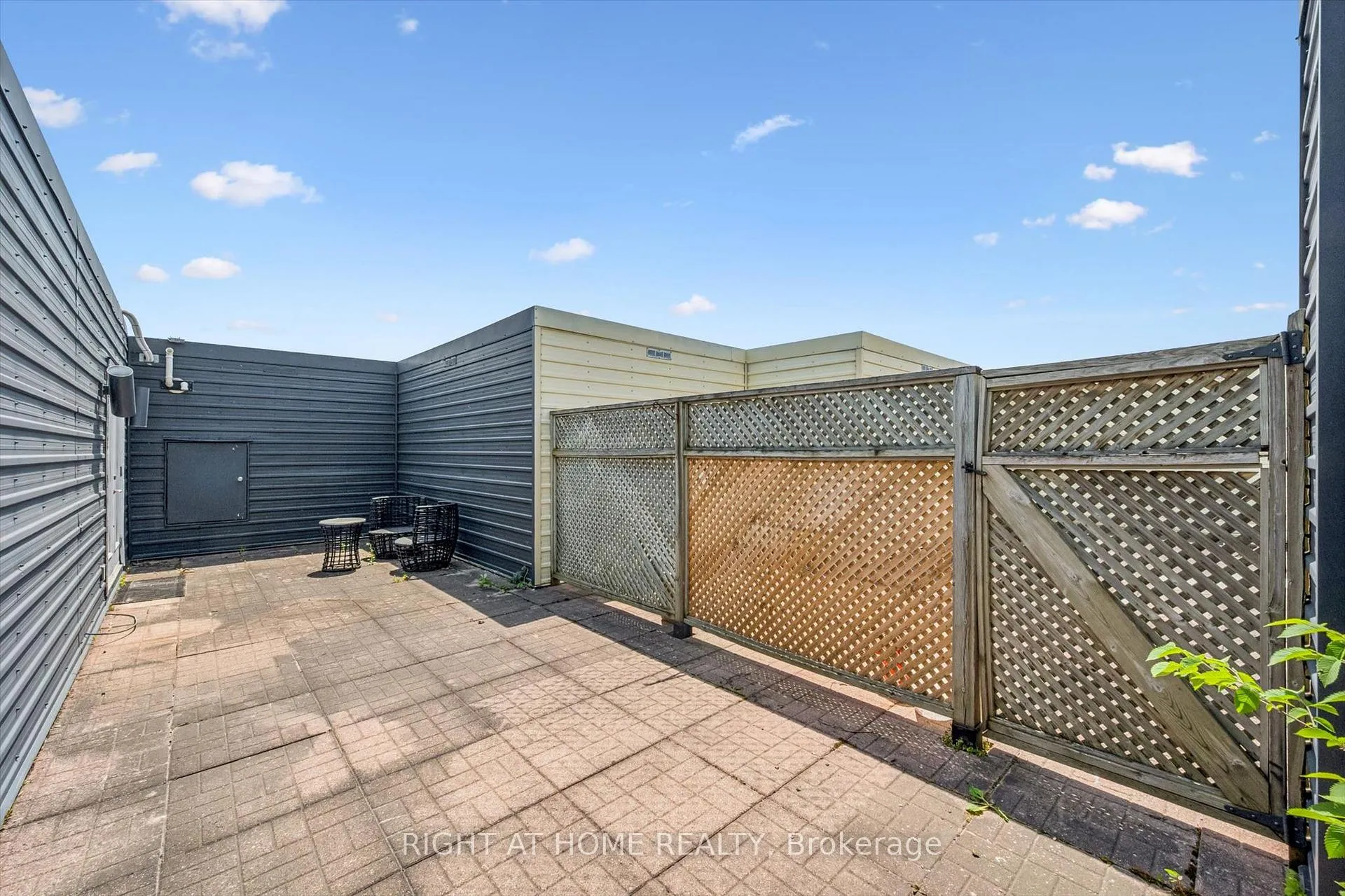 Photo 41 of Unit 804, 281 Bristol Street, Guelph, Junction/Onward Willow — HOMEH