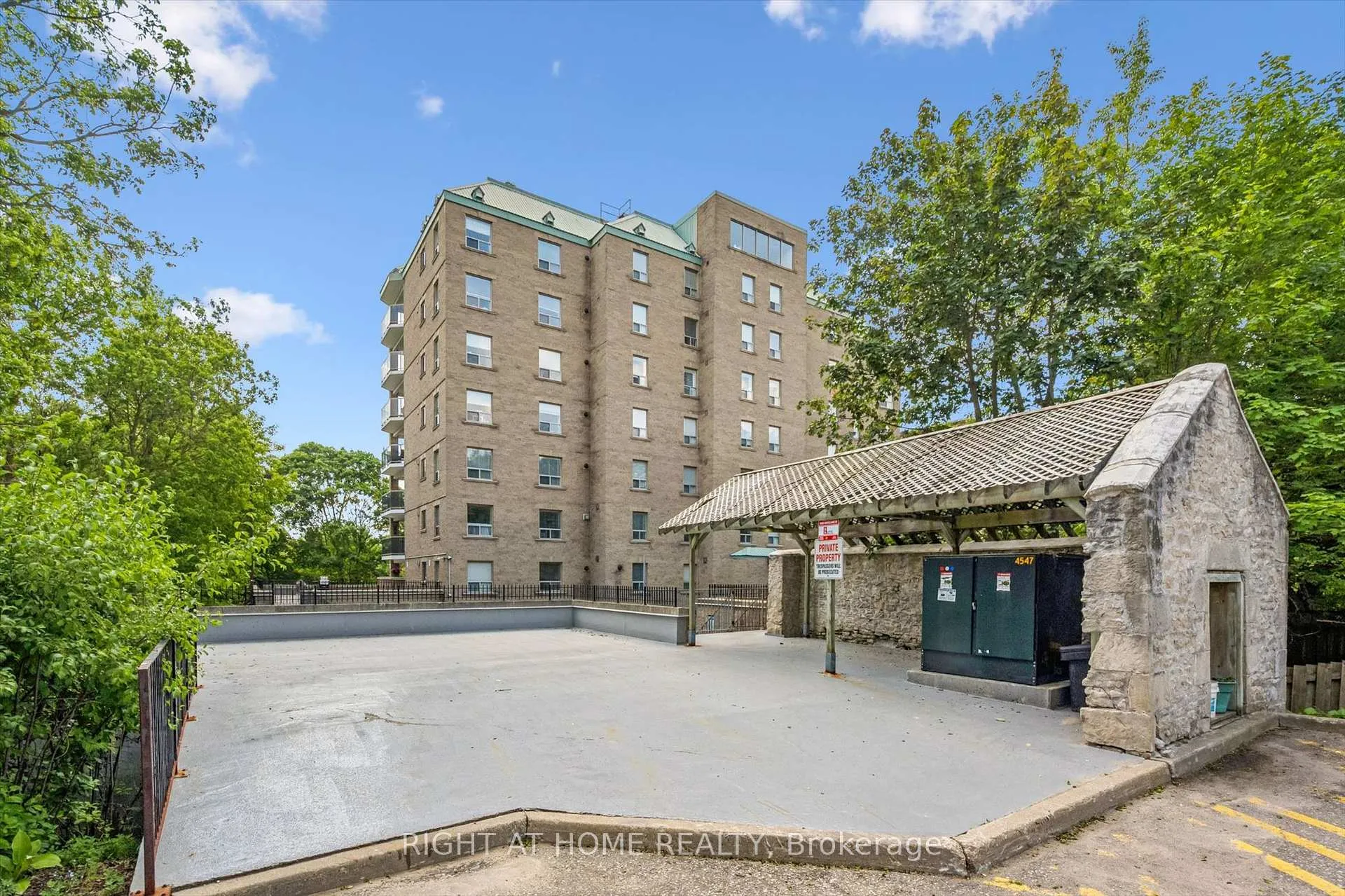 Photo 49 of Unit 804, 281 Bristol Street, Guelph, Junction/Onward Willow — HOMEH