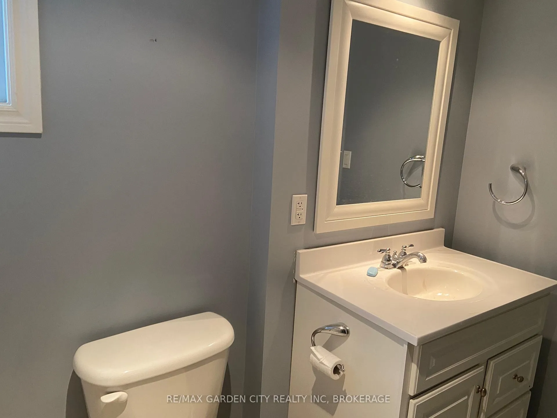 Photo 7 of Unit Lower, 9 Stonegate Drive, St. Catharines, Secord Woods — HOMEH