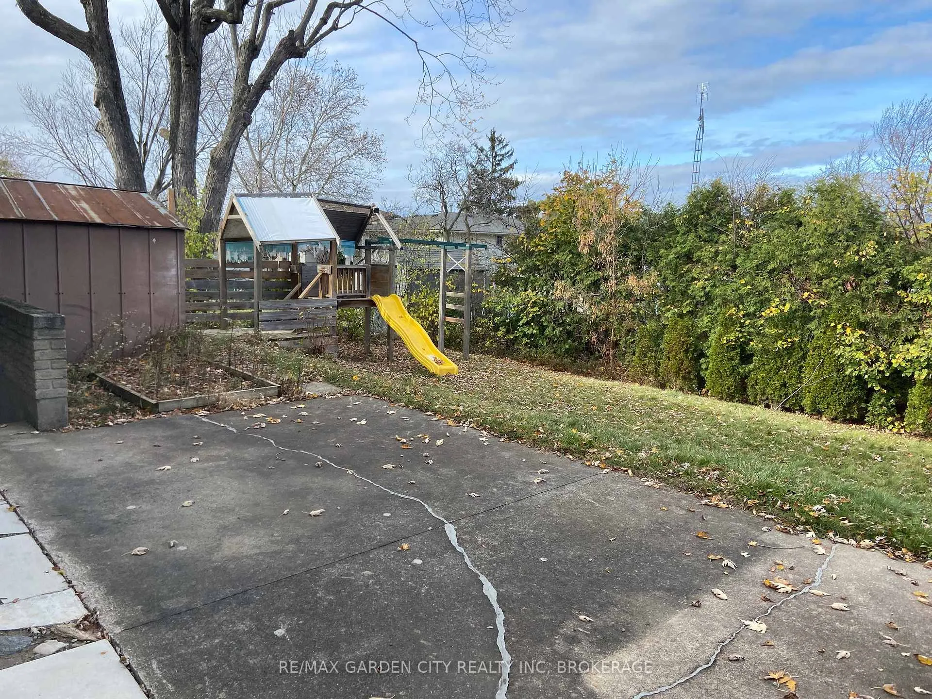 Photo 11 of Unit Lower, 9 Stonegate Drive, St. Catharines, Secord Woods — HOMEH