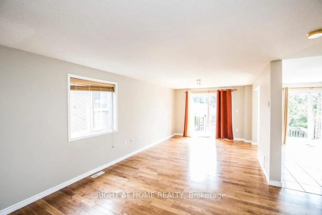 Photo 10 of 11 Butternut Drive, Barrie, Holly — HOMEH
